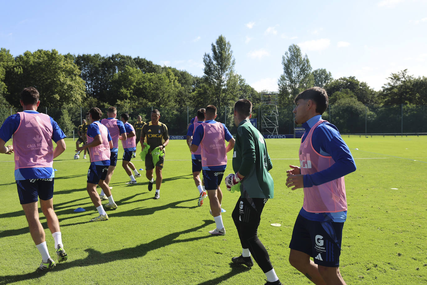 El Real Oviedo se pone a punto: las imágenes del primer entrenamiento