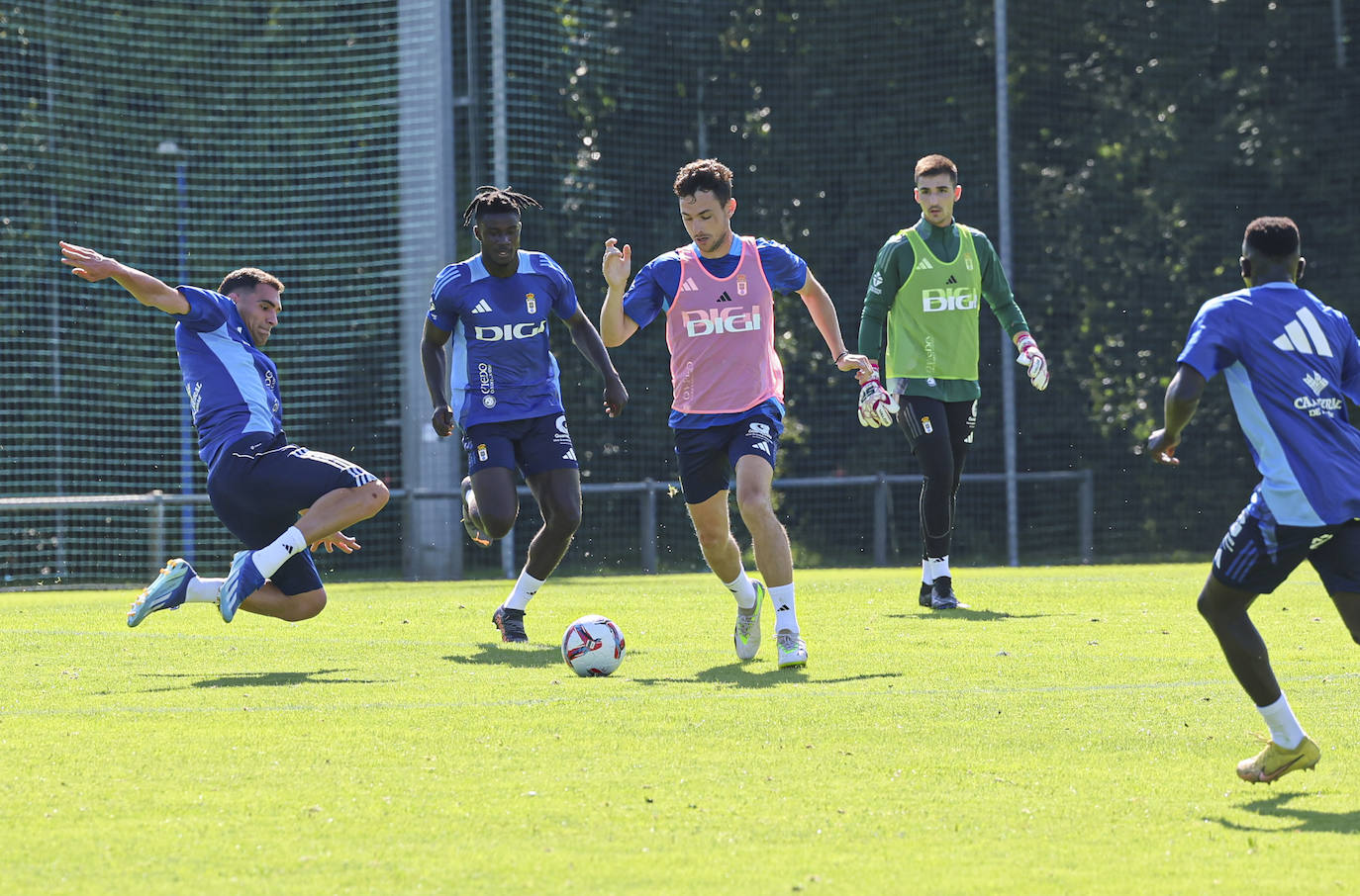 El Real Oviedo se pone a punto: las imágenes del primer entrenamiento