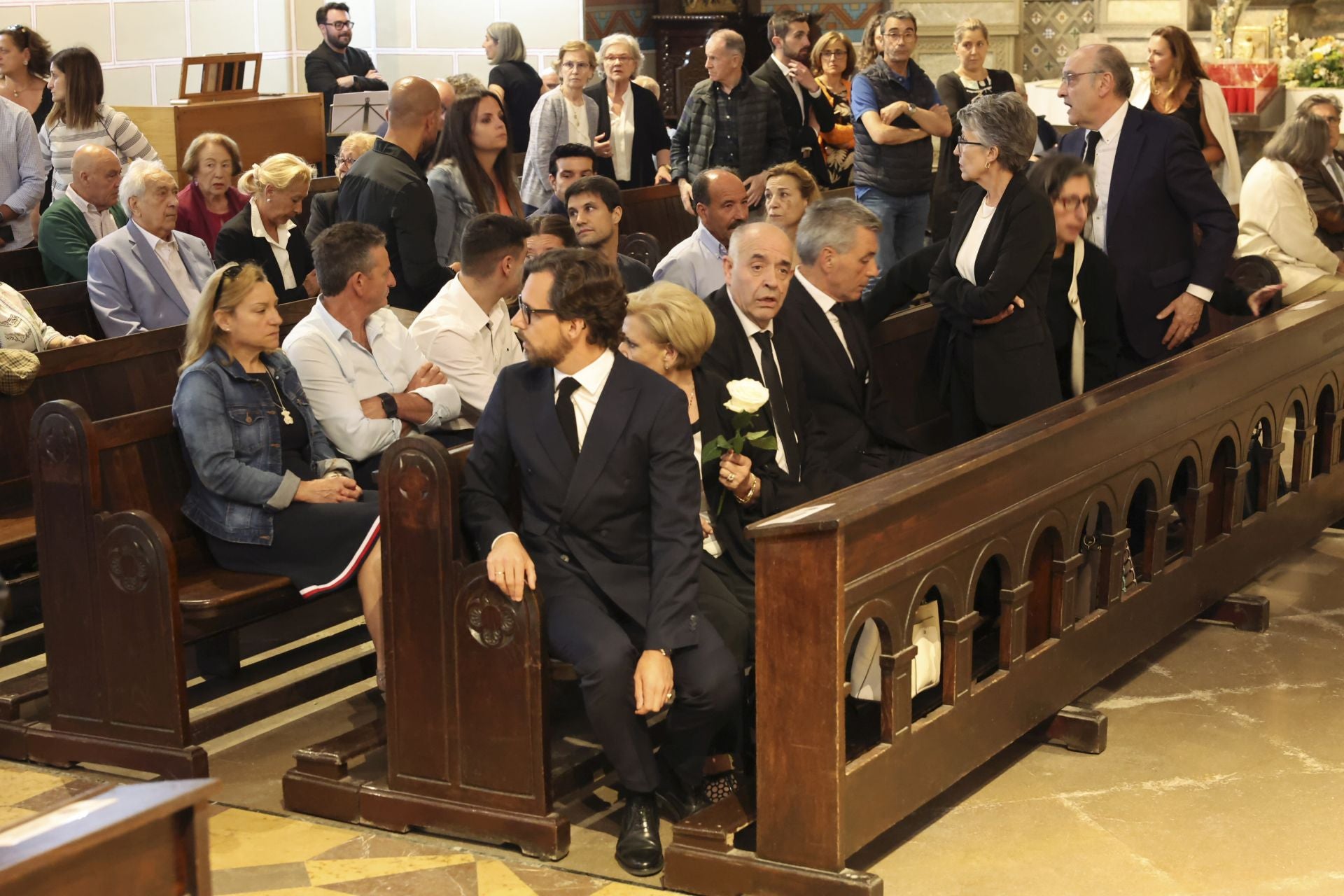 Multitudinario adiós en Oviedo a José Manuel Suárez Bocero