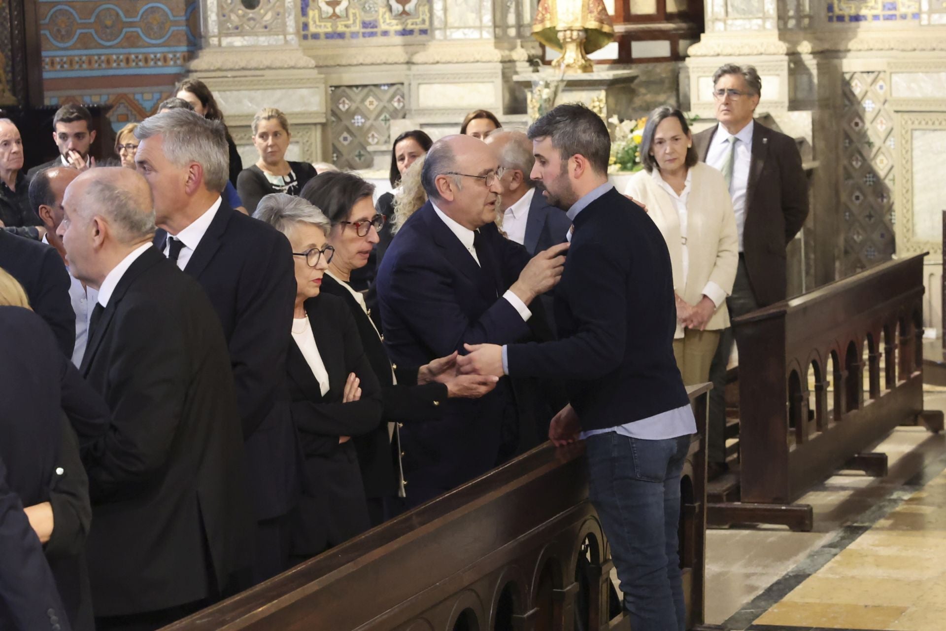 Multitudinario adiós en Oviedo a José Manuel Suárez Bocero