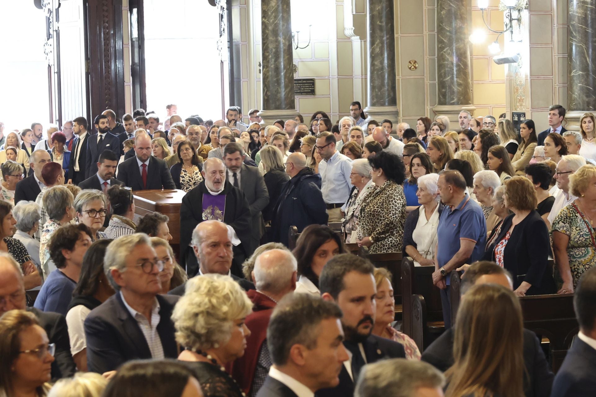Multitudinario adiós en Oviedo a José Manuel Suárez Bocero