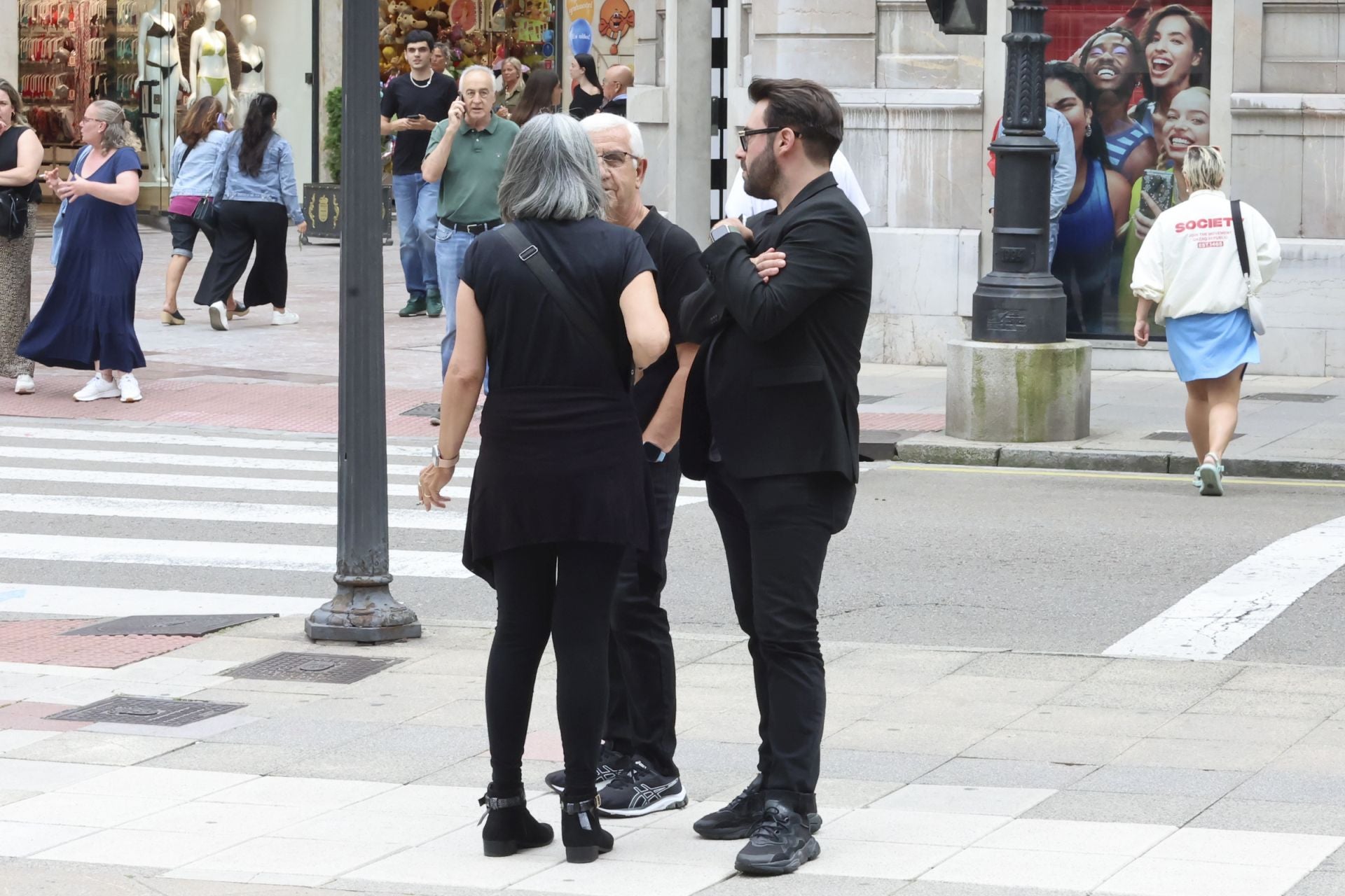Multitudinario adiós en Oviedo a José Manuel Suárez Bocero