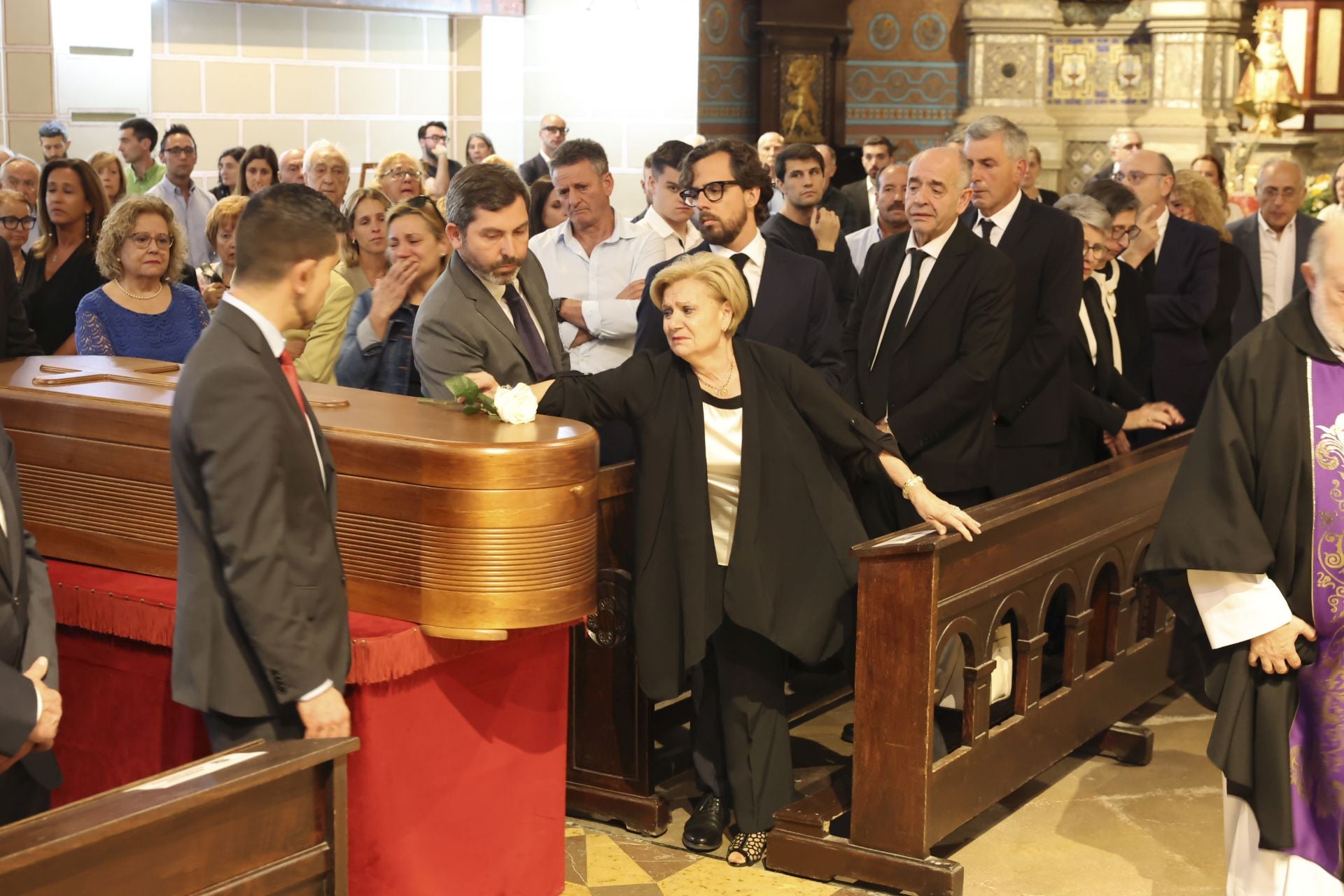 Multitudinario adiós en Oviedo a José Manuel Suárez Bocero