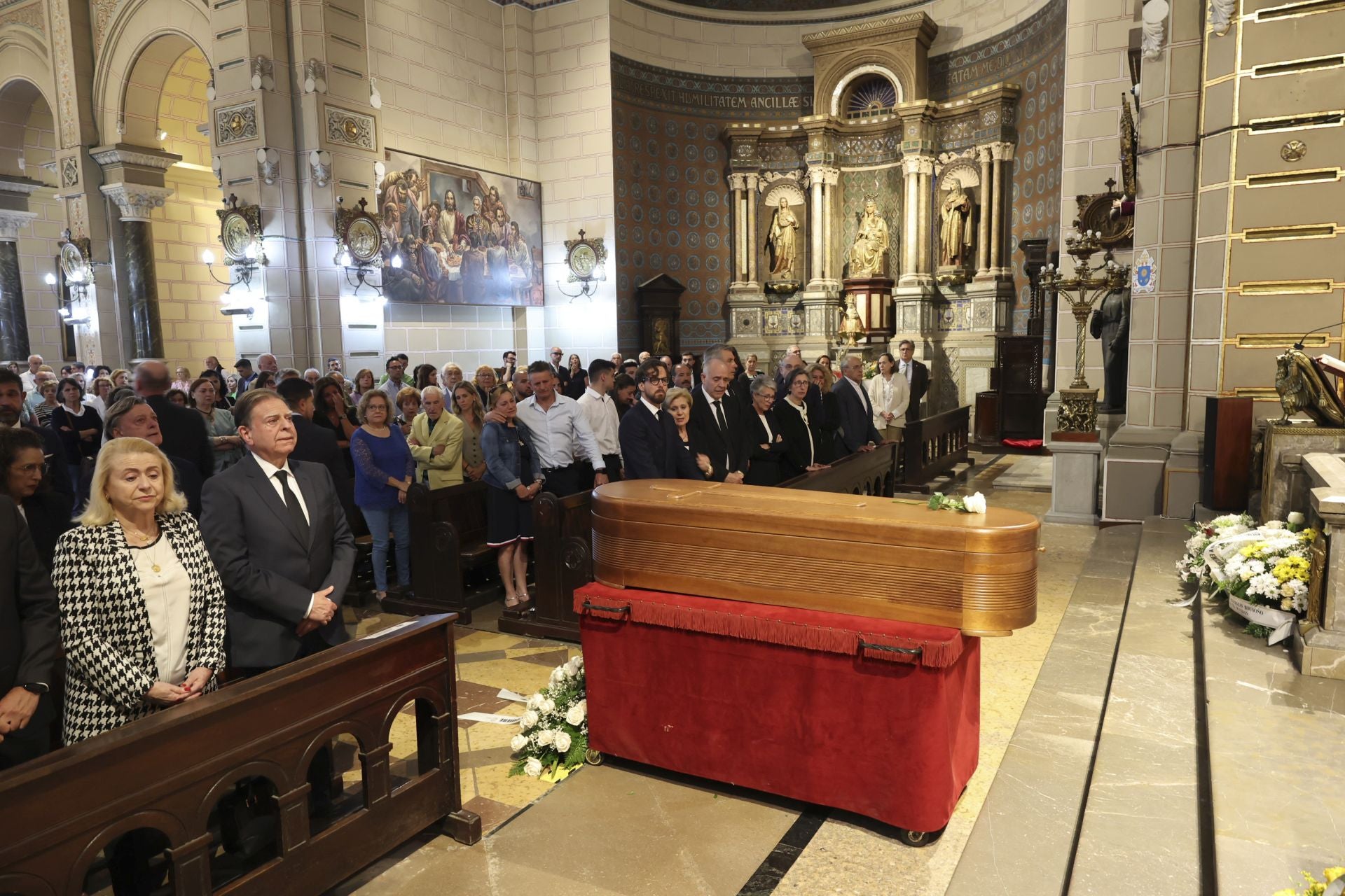 Multitudinario adiós en Oviedo a José Manuel Suárez Bocero