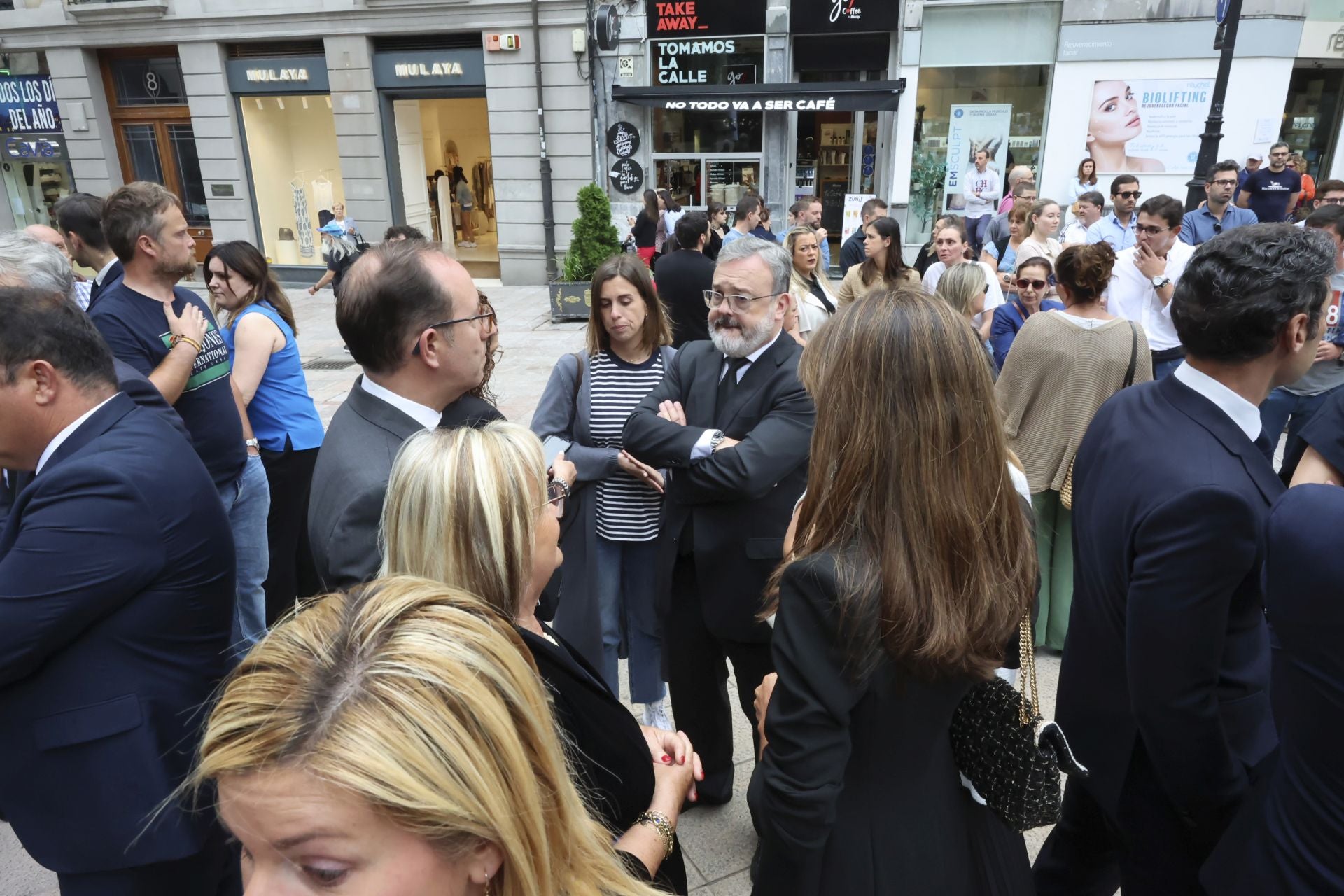 Multitudinario adiós en Oviedo a José Manuel Suárez Bocero