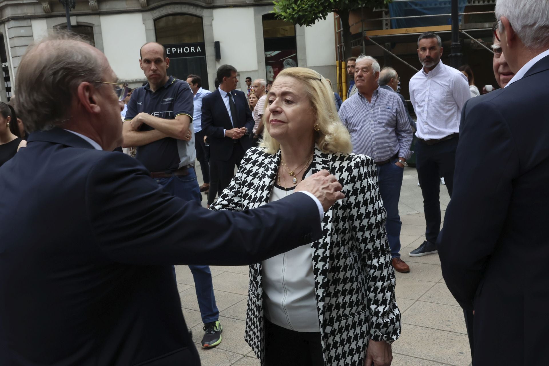 Multitudinario adiós en Oviedo a José Manuel Suárez Bocero