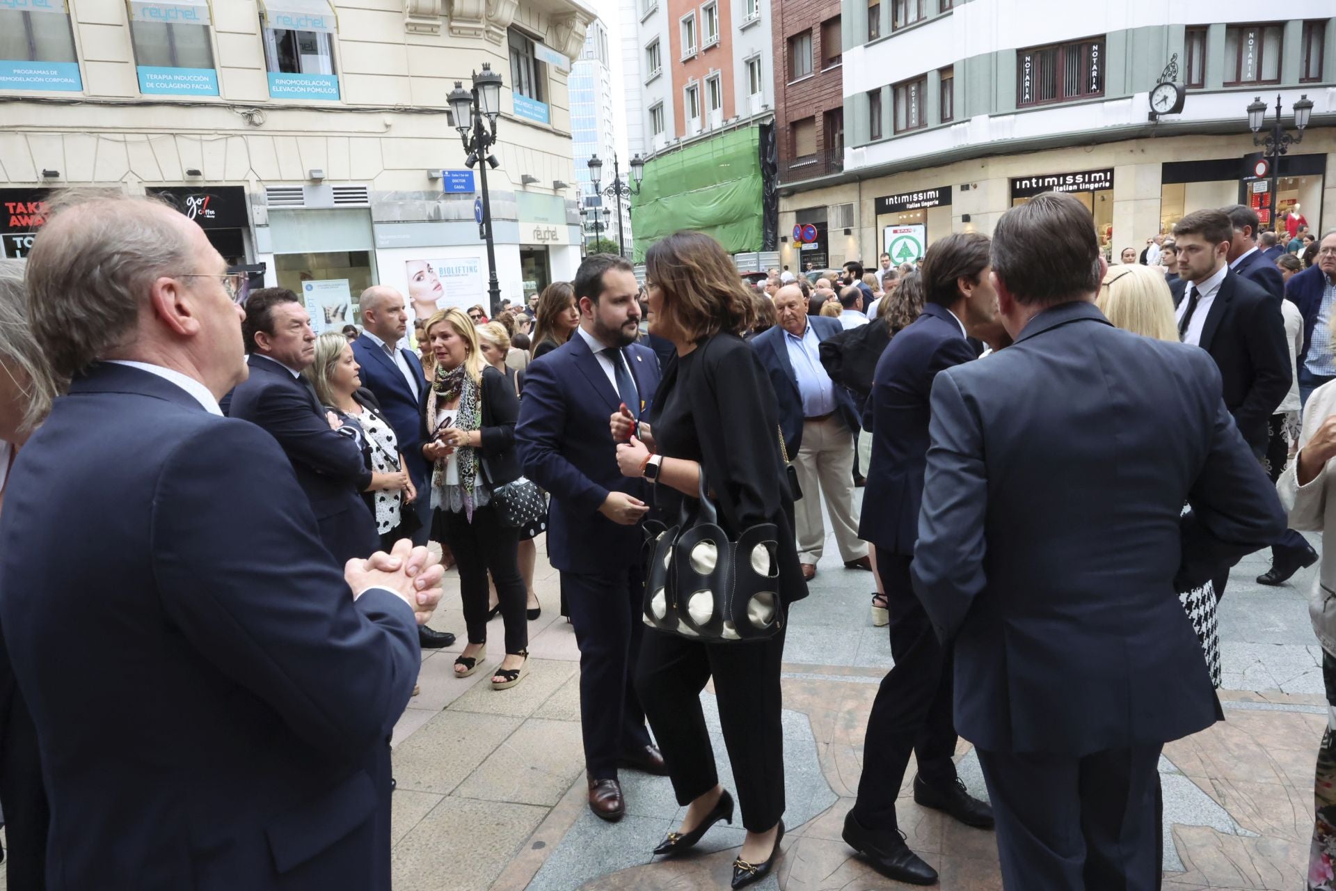 Multitudinario adiós en Oviedo a José Manuel Suárez Bocero
