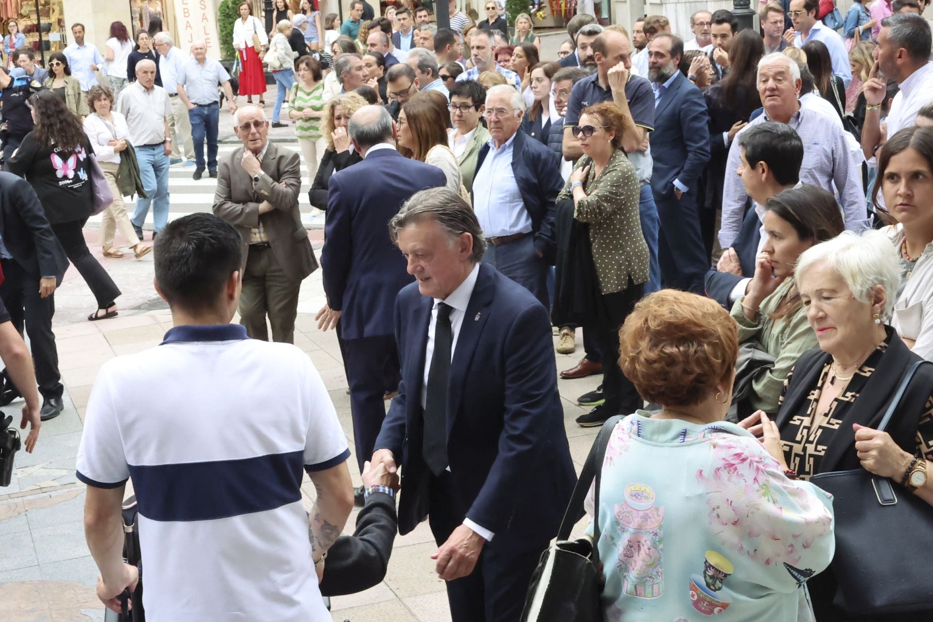 Multitudinario adiós en Oviedo a José Manuel Suárez Bocero