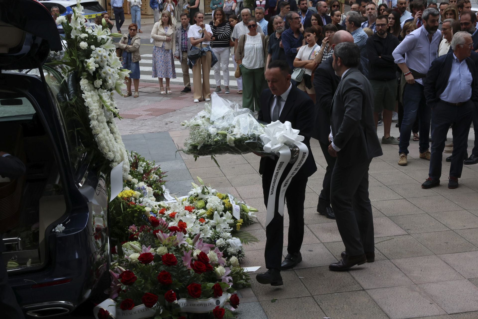 Multitudinario adiós en Oviedo a José Manuel Suárez Bocero