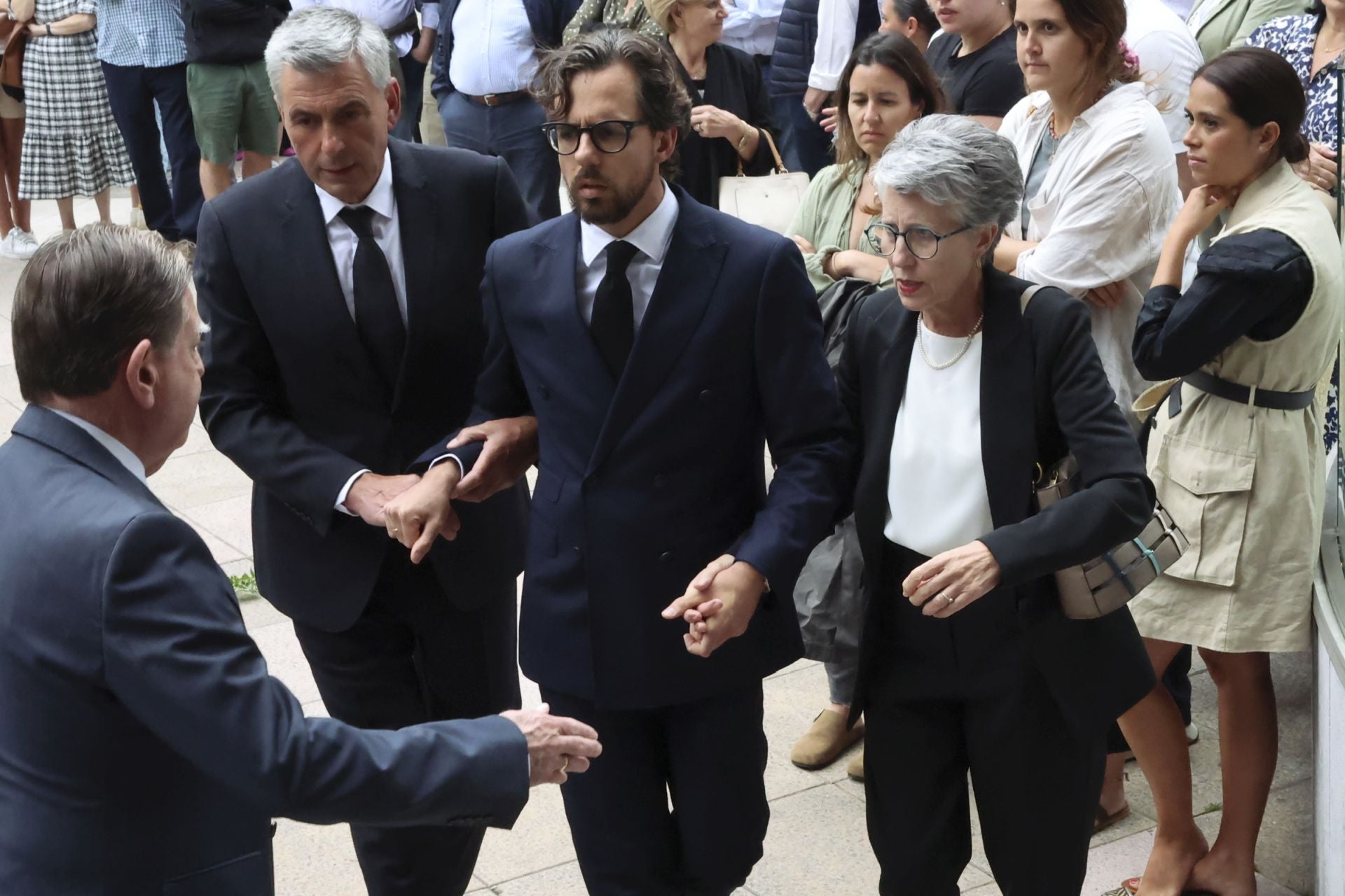 Multitudinario adiós en Oviedo a José Manuel Suárez Bocero