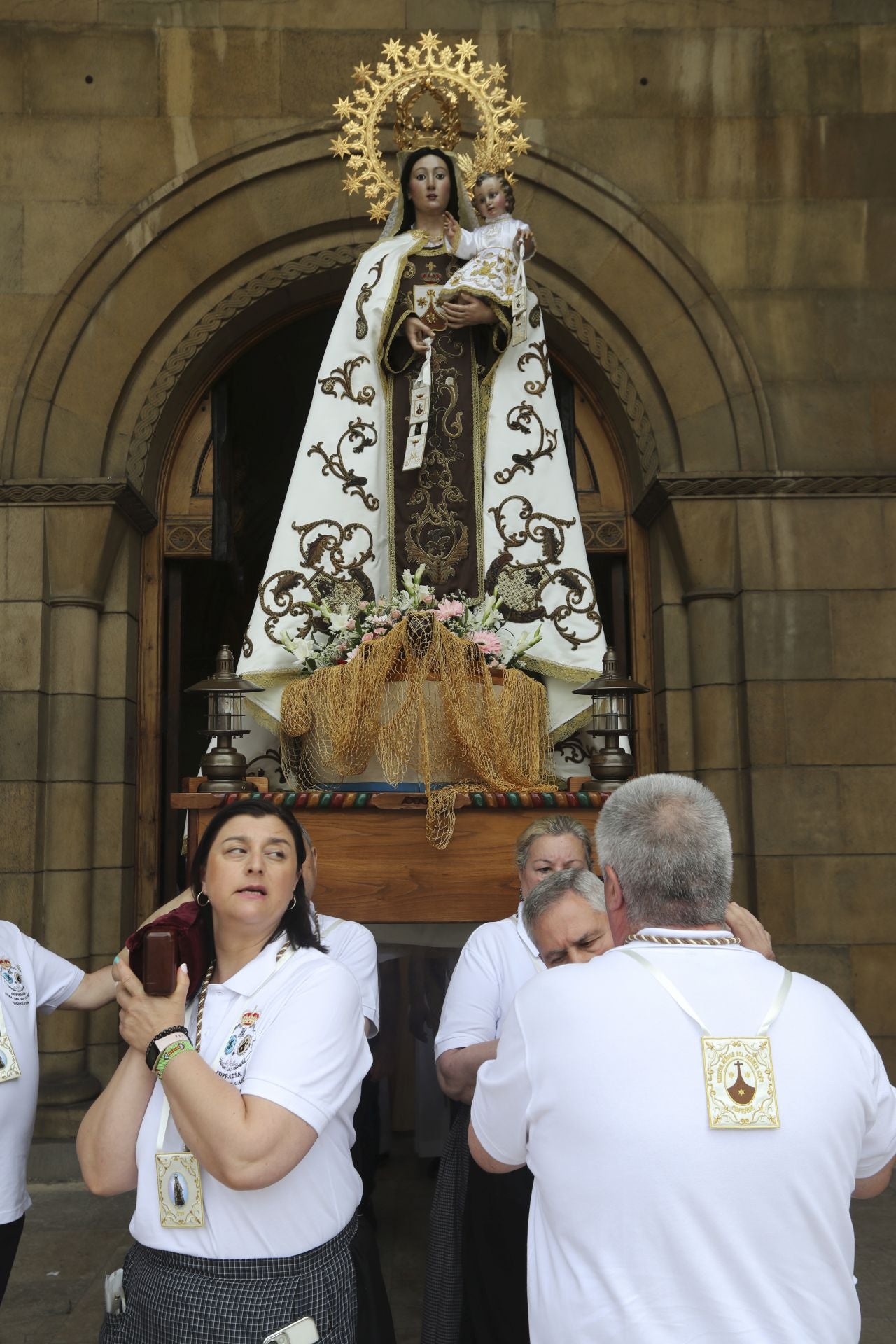 Gijón celebra la ofrenda floral del Carmen más especial