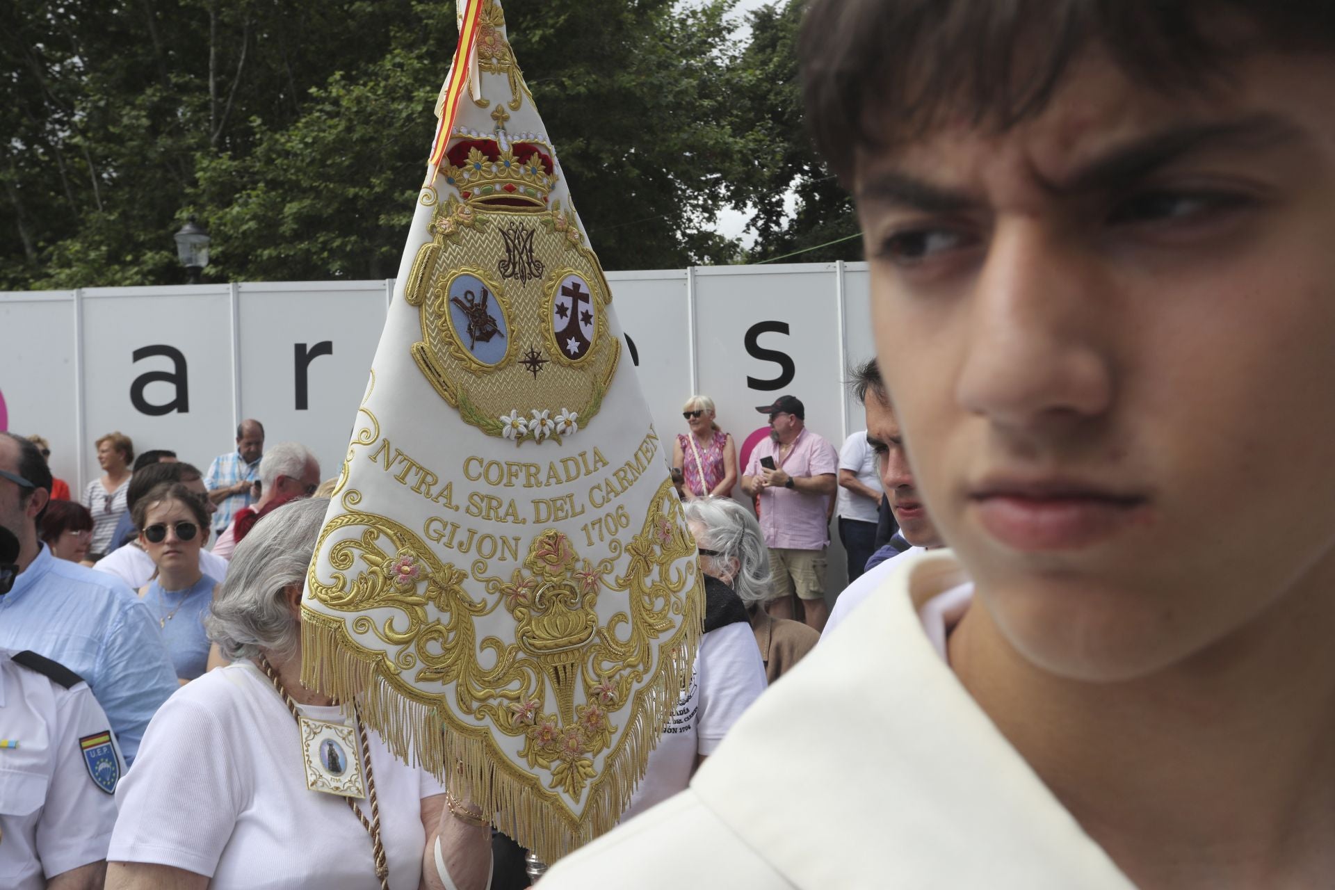 Gijón celebra la ofrenda floral del Carmen más especial