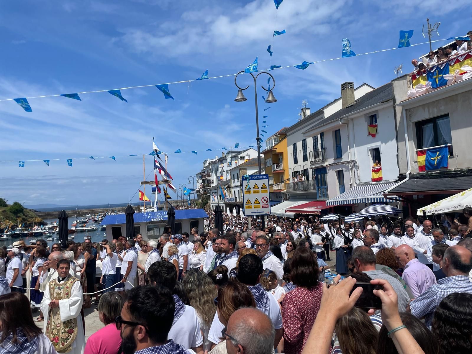 Tapia se engalana por el Carmen