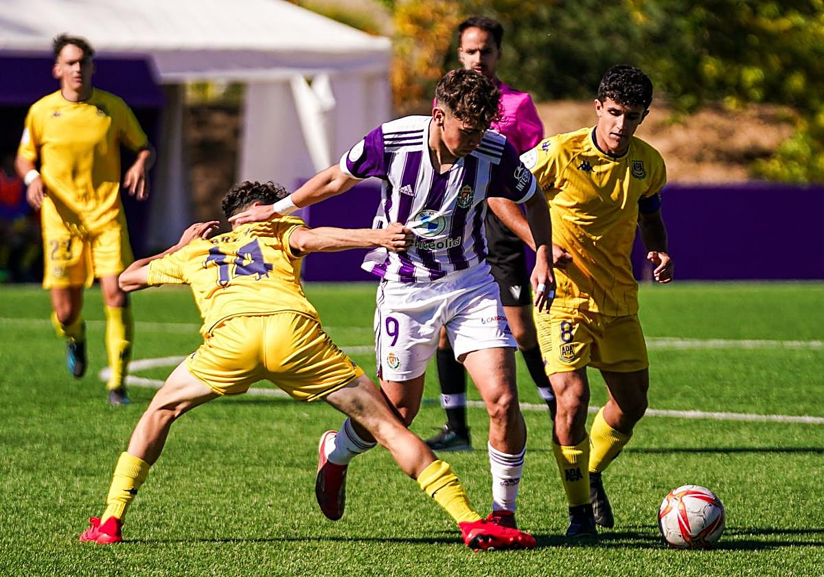 Álex Alemán, en su etapa en la cantera del Real Valladolid.