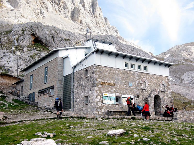 Refugio del Urriellu.