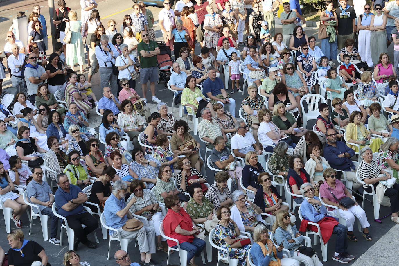 El Pregón marca el inicio de unas fiestas del Carmín multitudinarias