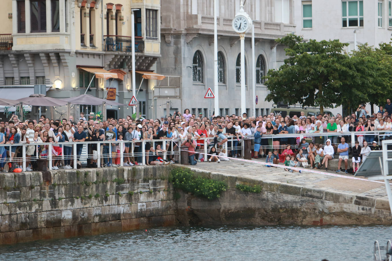 Éxito del concurso de saltos &#039;Døds Diving World Tour&#039; en Gijón