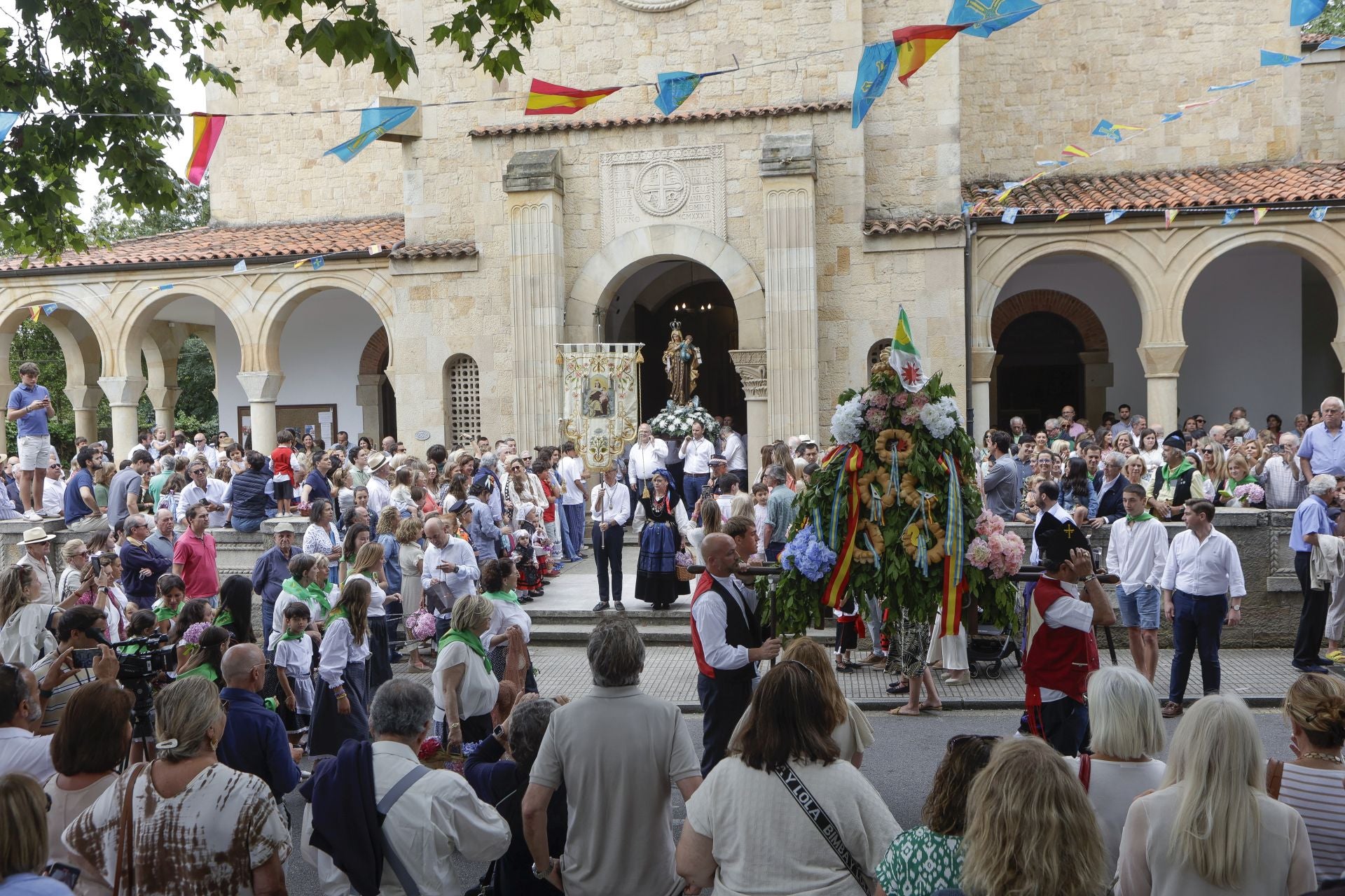 Somió, a rebosar en sus fiestas