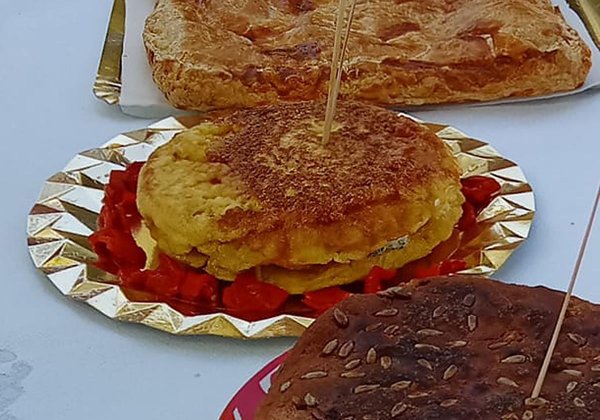 El 'tortichopo' de Carmen Carbajal, en el concurso gastronómico de La Cruz de Ceares.
