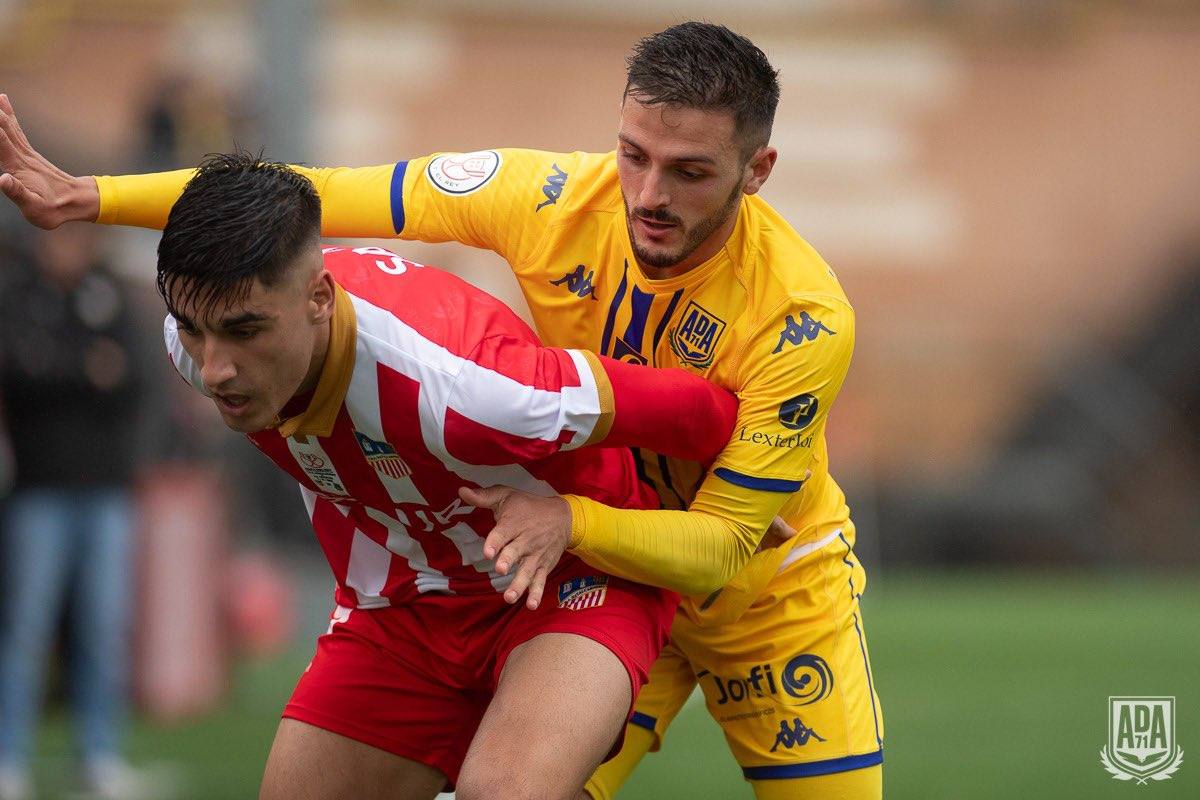 Èric Callís, en su debú con el primer equipo del Alcorcón.