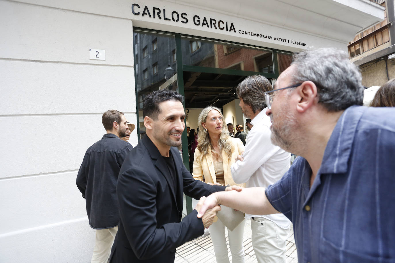 La galería del artista Carlos García abre sus puertas en Gijón