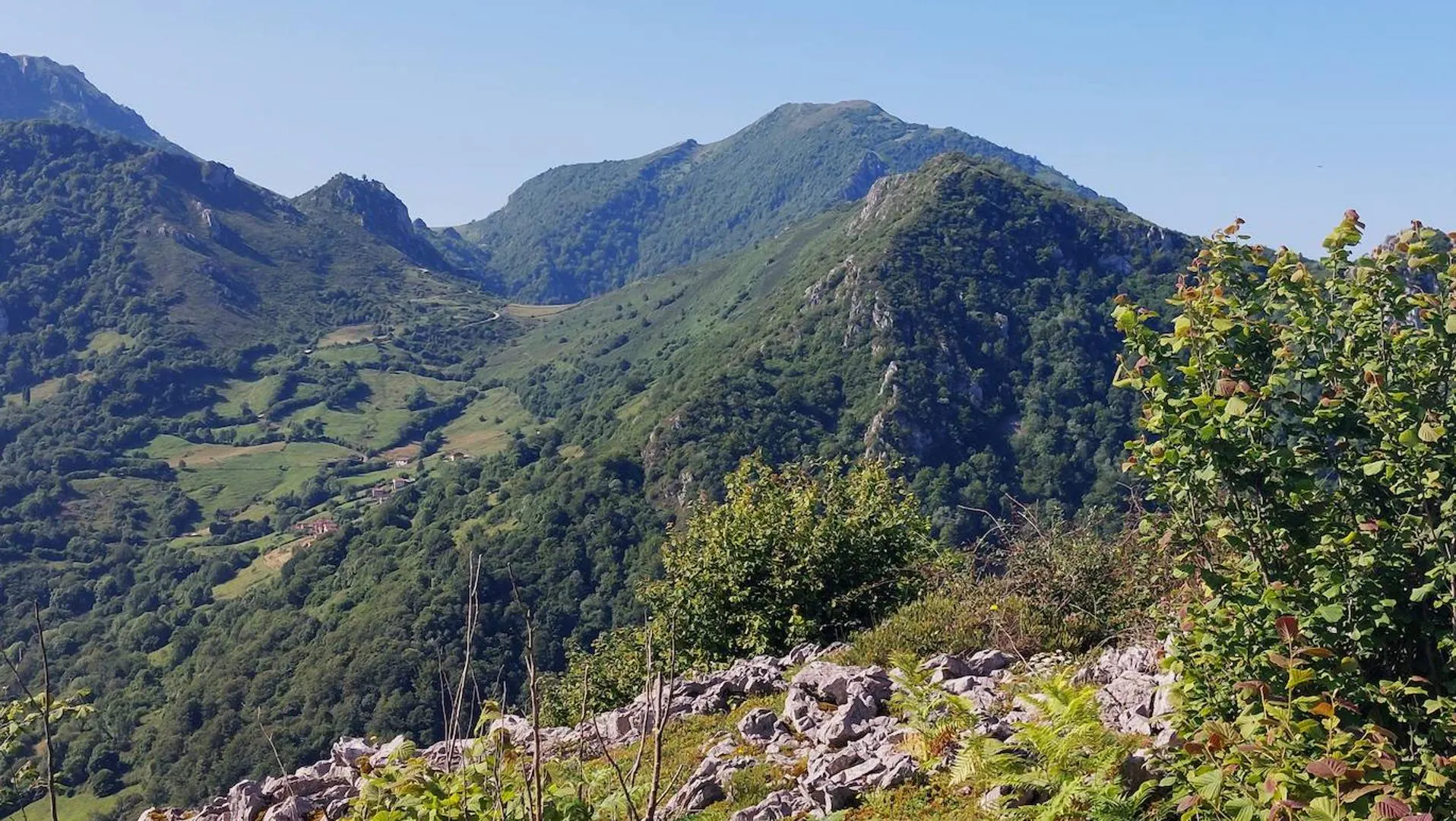 Ruta por los alrededores norteños de la ruta de las Xanas | El Comercio:  Diario de Asturias