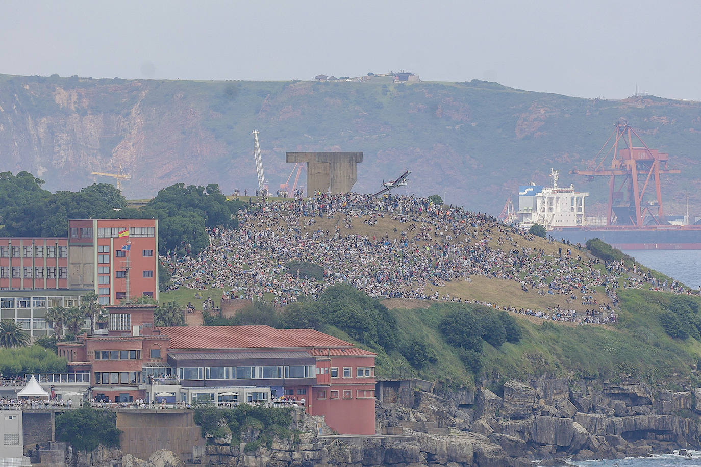 Festival Aéreo Internacional: Gijón disfruta del espectáculo en el cielo