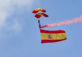 La actualidad del día: Aviones sobre Gijón, lágrimas en Cudillero