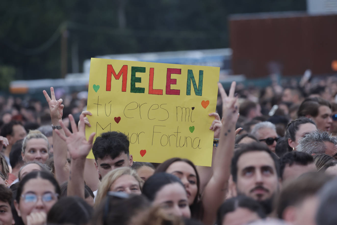 Melendi llena Gijón