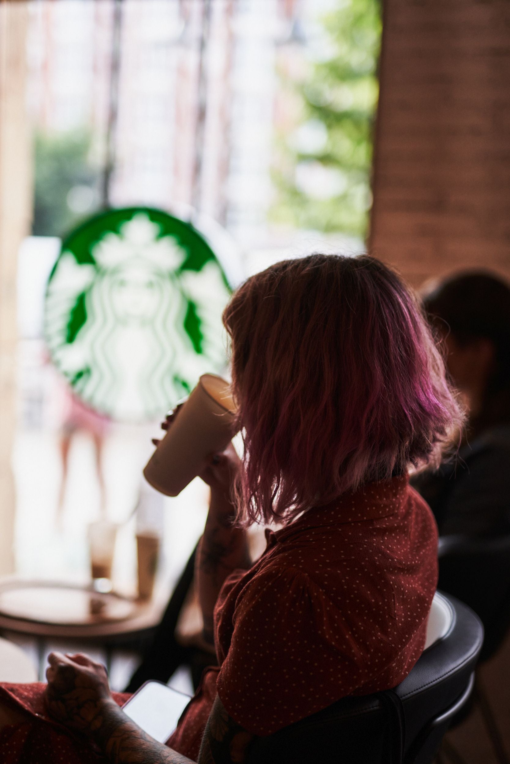 Furor en Gijón por la apertura de Starbucks