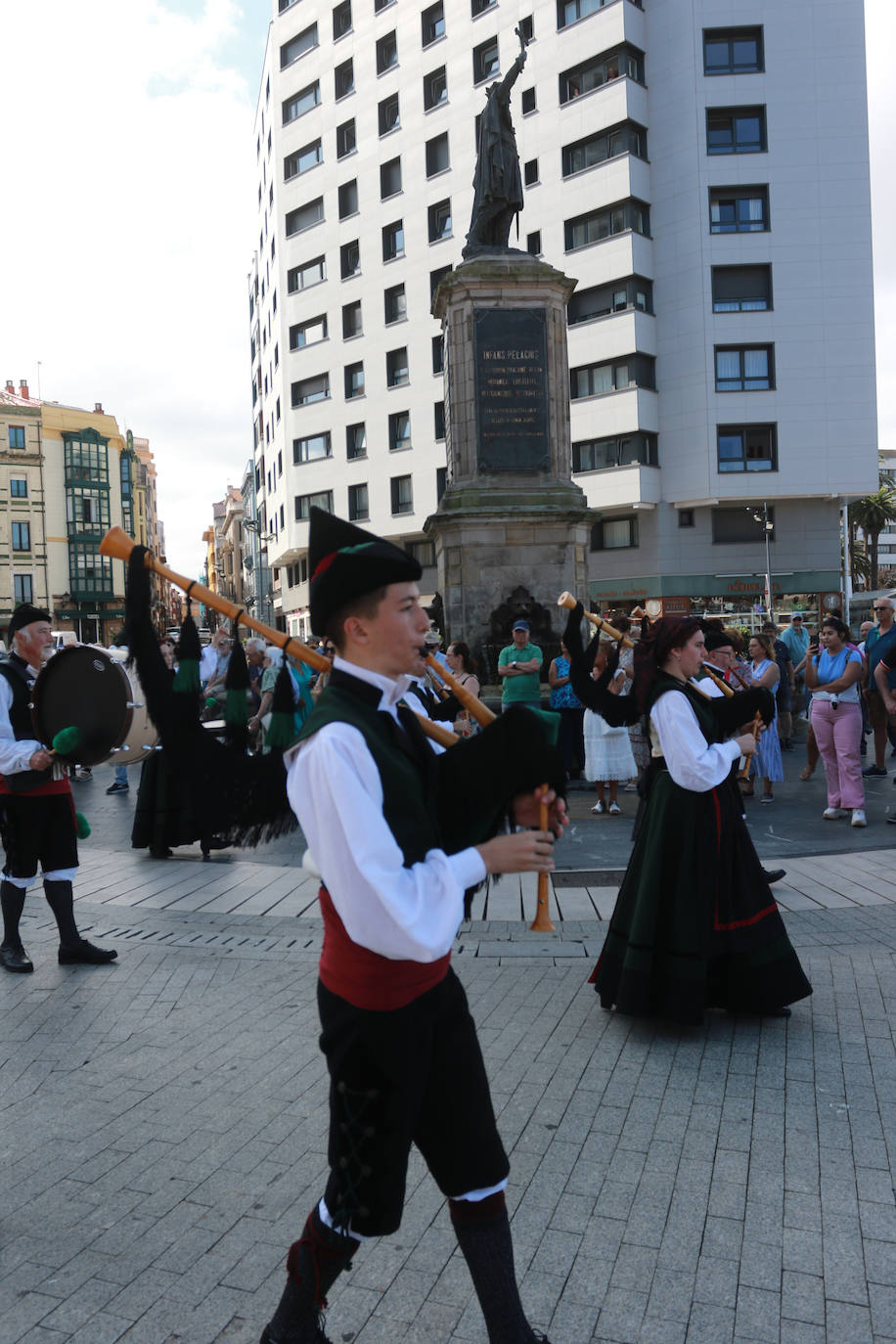 Un Día de Asturias en Gijón para la historia