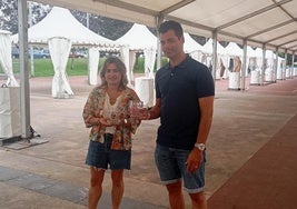 Sara Retuerto y Hugo Martínez Romero, ayer, en la Pista de La Exposición en Las Meanas.