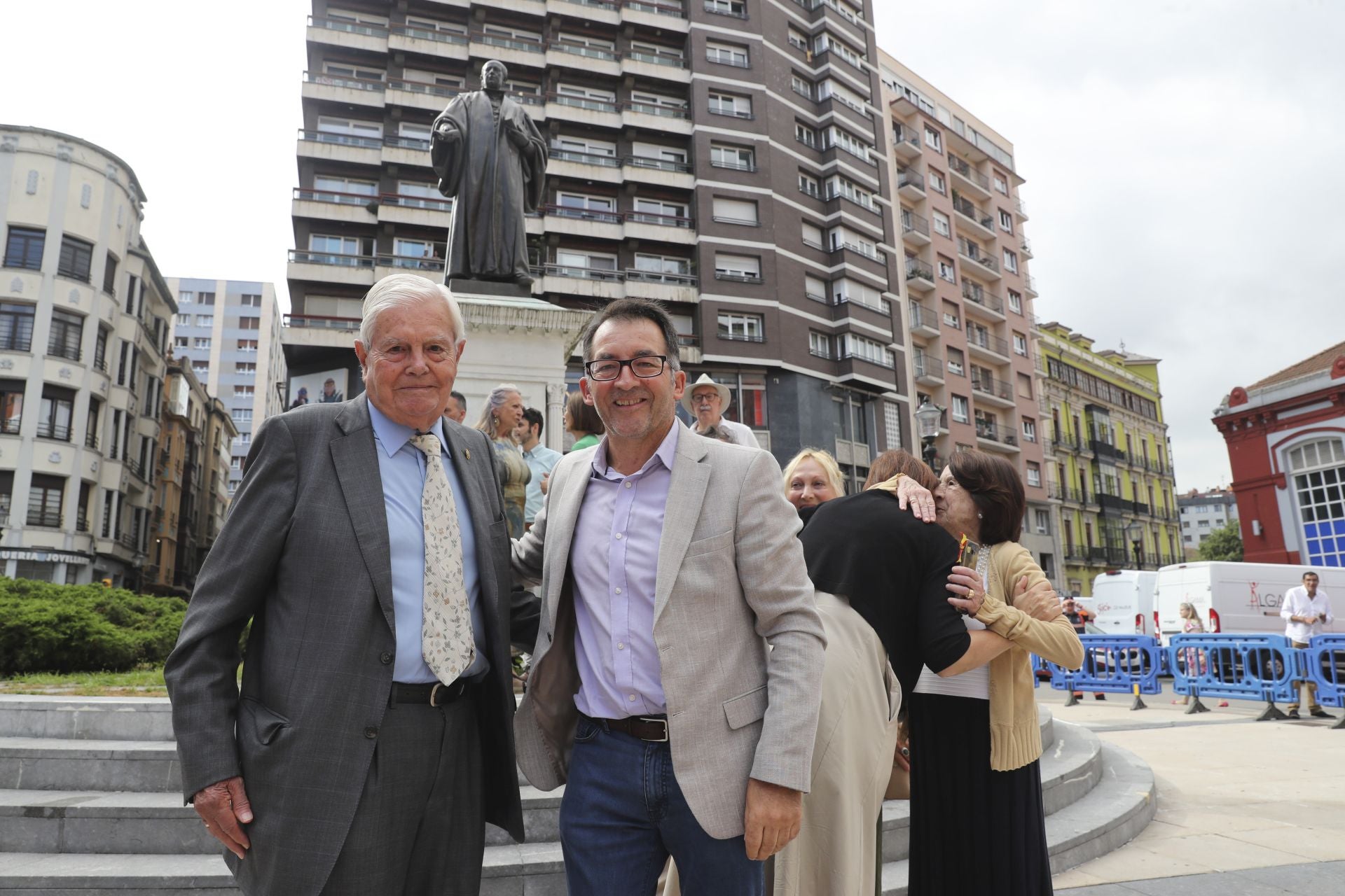 Homenaje y ofrenda floral a Jovellanos en Gijón