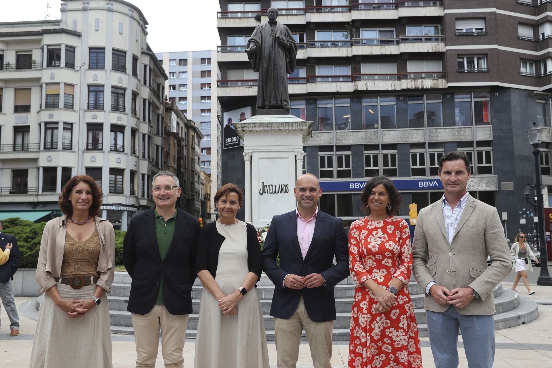 Homenaje y ofrenda floral a Jovellanos en Gijón