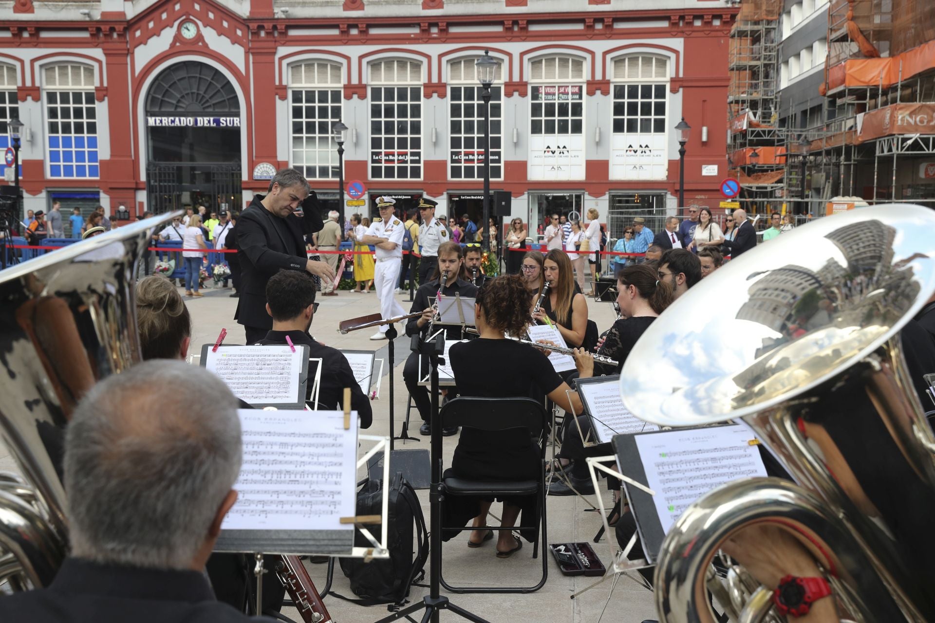 Homenaje y ofrenda floral a Jovellanos en Gijón