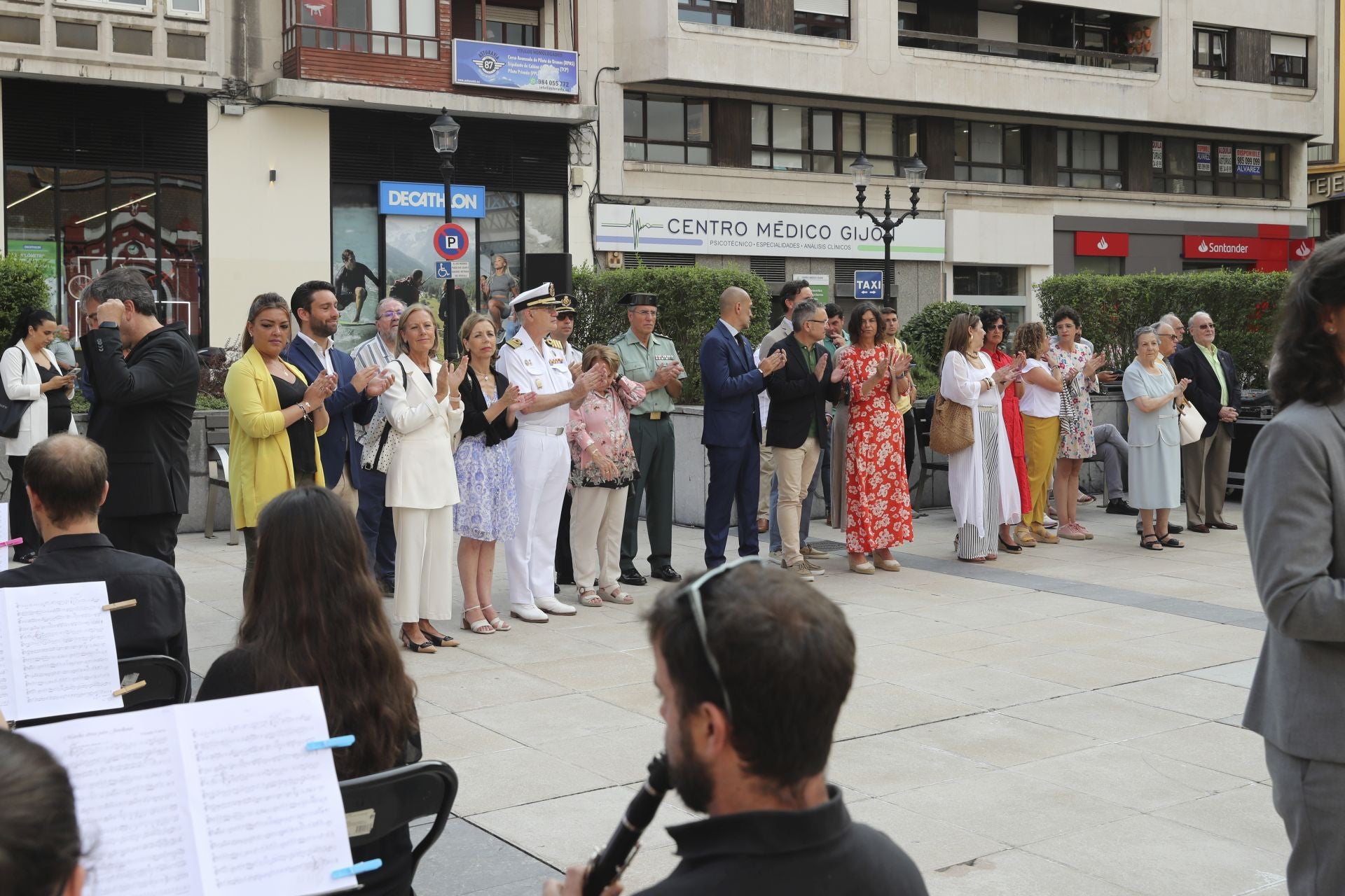 Homenaje y ofrenda floral a Jovellanos en Gijón