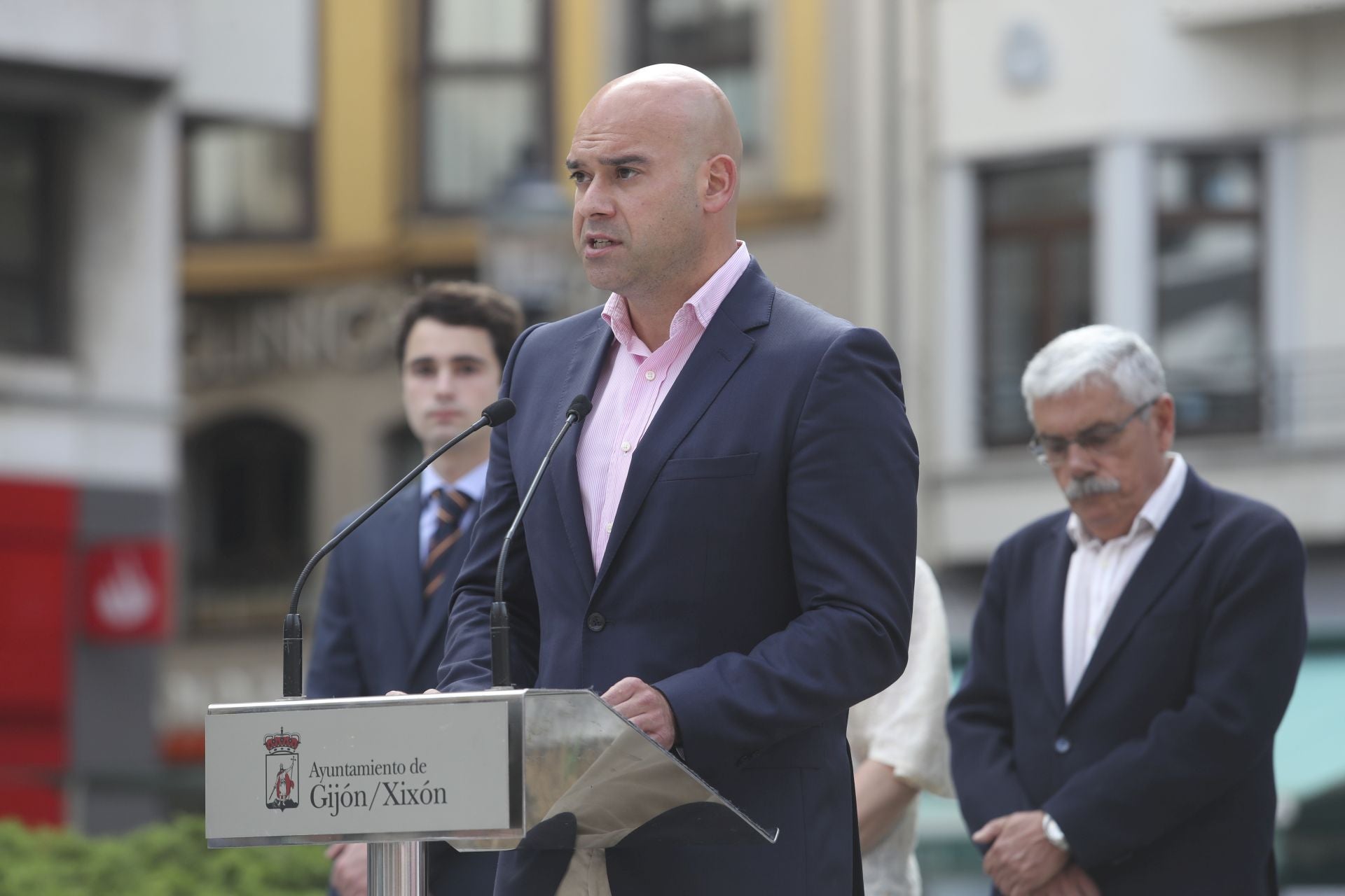 Homenaje y ofrenda floral a Jovellanos en Gijón