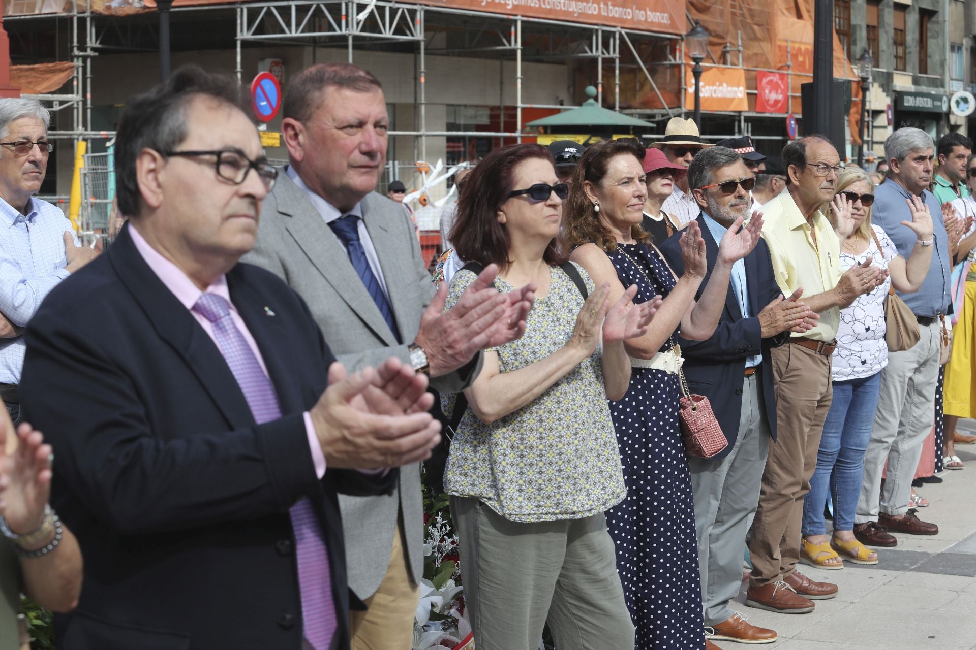 Homenaje y ofrenda floral a Jovellanos en Gijón