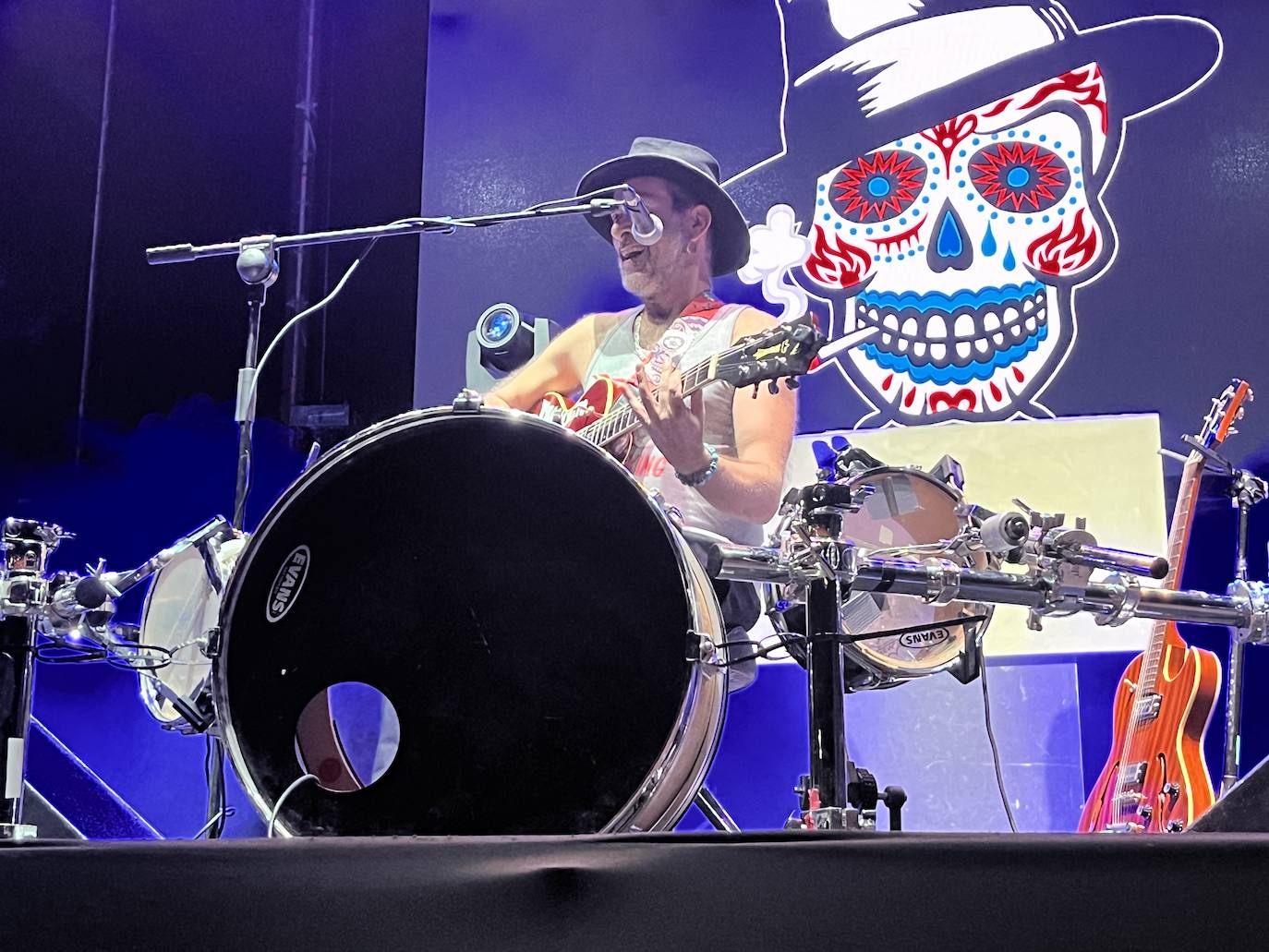 Enol y Muchachito Bombo Infierno triunfan en Gijón