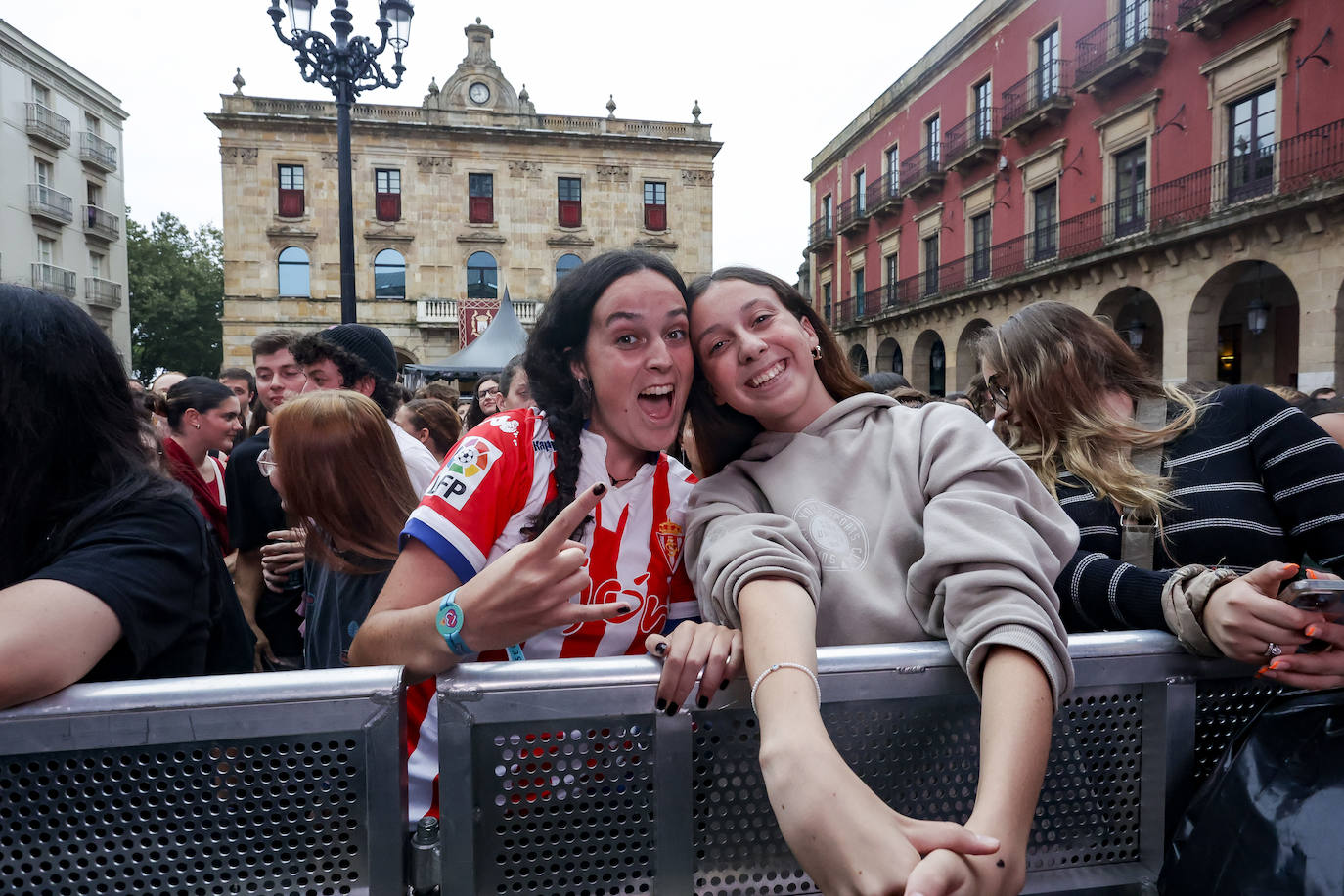 Enol y Muchachito Bombo Infierno triunfan en Gijón