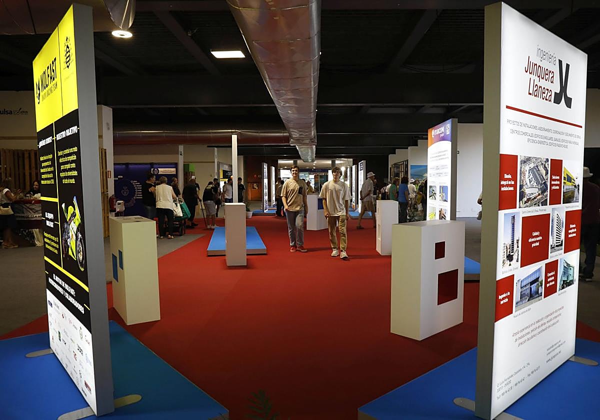 Pabellón de la Ingeniería Técnica Industrial en la 67 edición de la FIDMA. Fotógrafo: J. Simal