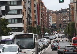 Atasco en la calle General Elorza, lugar donde se registraron más accidentes el año pasado.