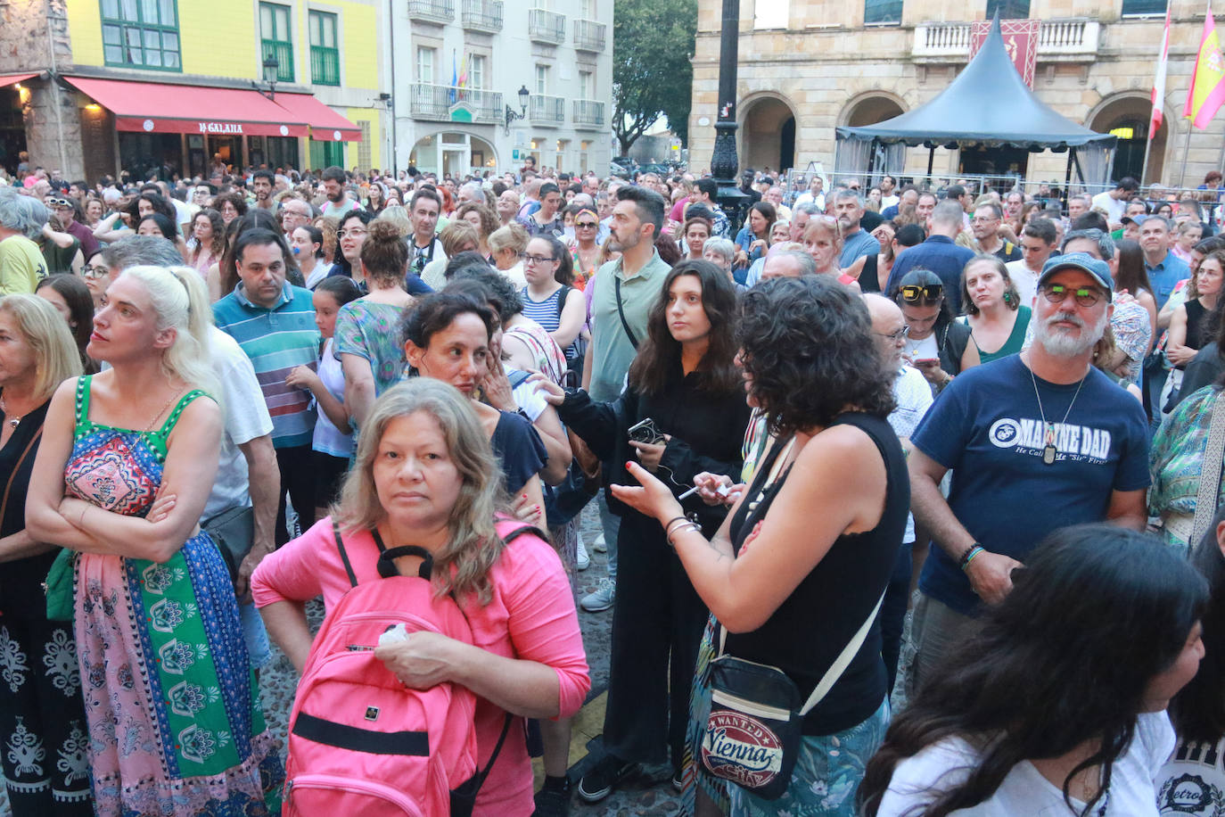 Donna y las Dinamos hacen bailar a Gijón