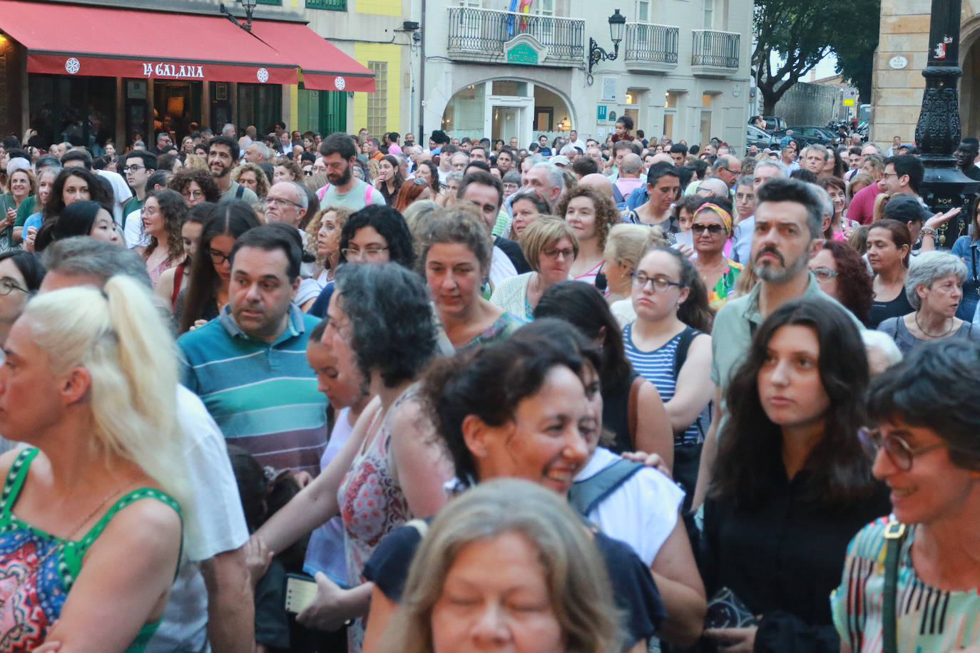 Donna y las Dinamos hacen bailar a Gijón