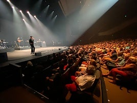 Rodrigo Cuevas, en su concierto de Lorient anoche.
