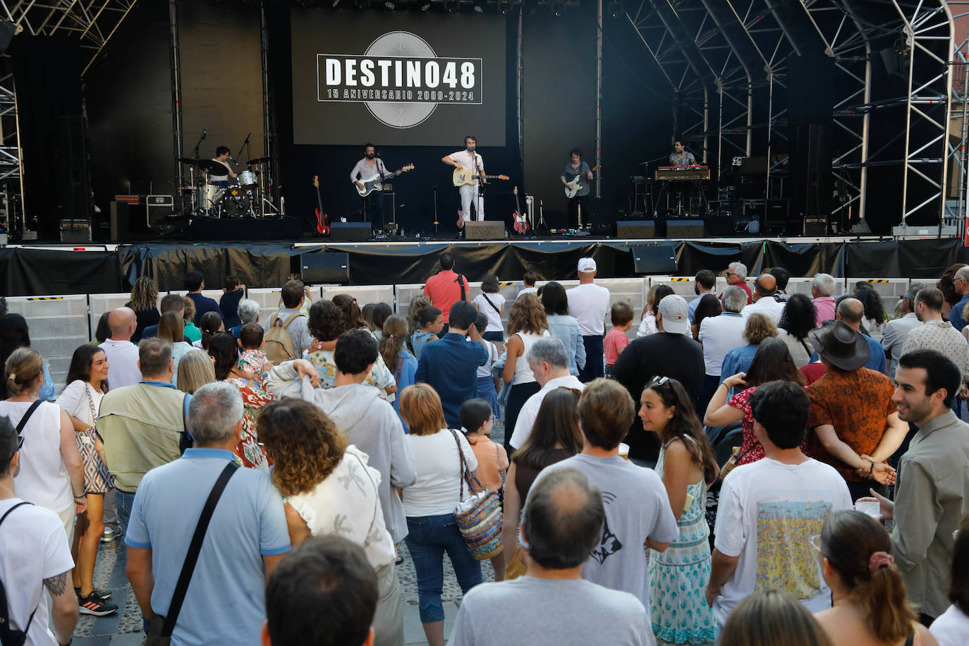 Gijón estalla con Meute, Destino 48 y La Fantástica Banda