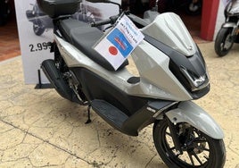 La nueva Kymco SKY Town de 125 con ABS tiene un precio de oferta de 2.999 euros.