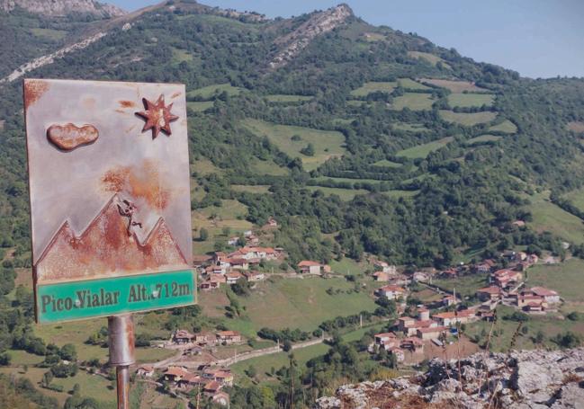 Cumbre del pico Vialar, a 712 metros y con preciosas vistas hacia Banduxu