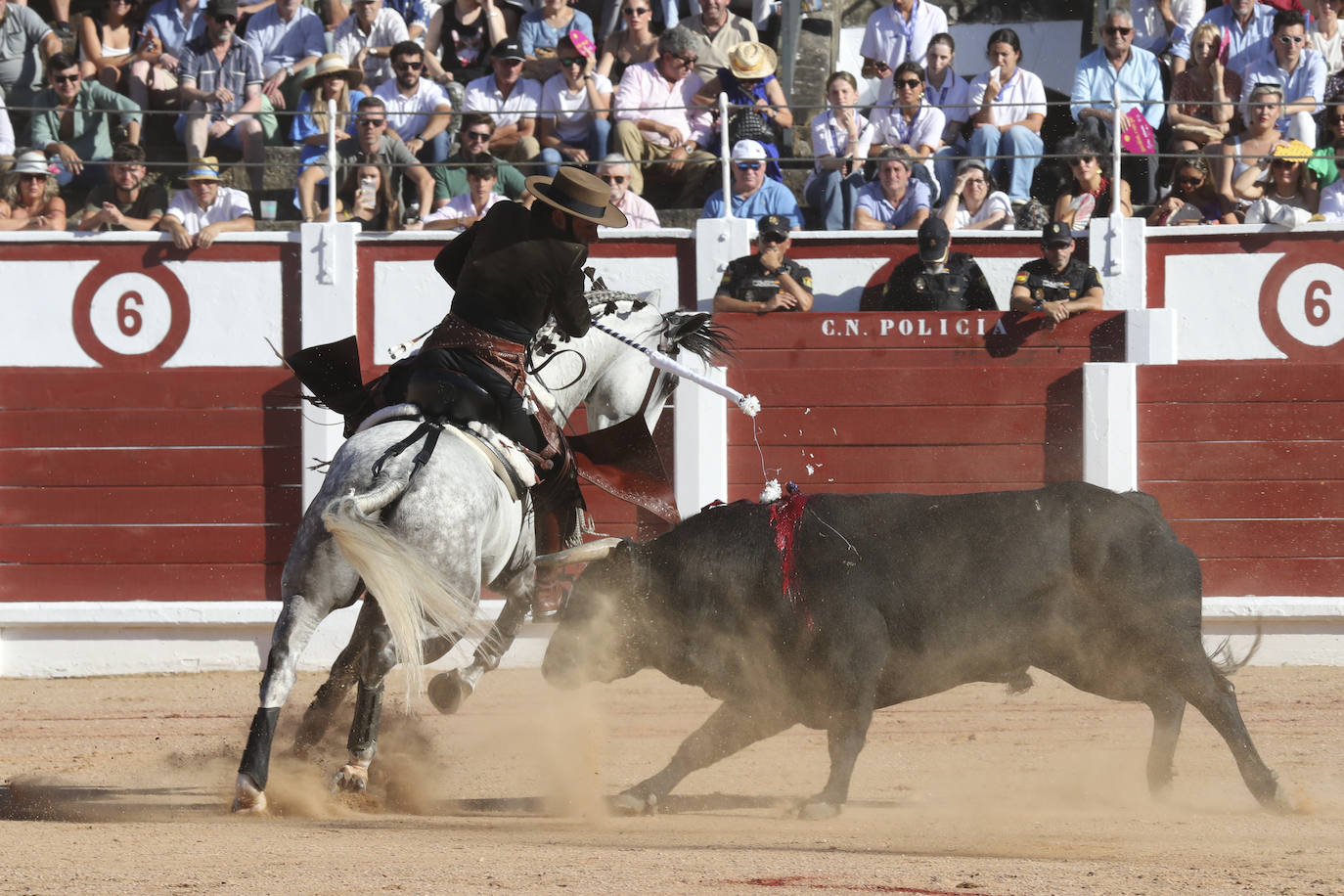 La primera tarde de toros en Gijón, en imágenes