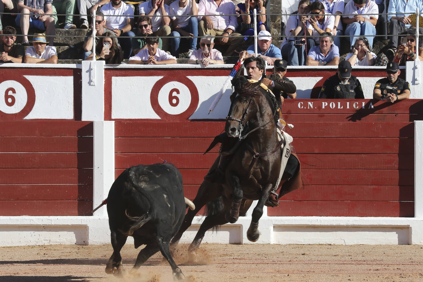 La primera tarde de toros en Gijón, en imágenes